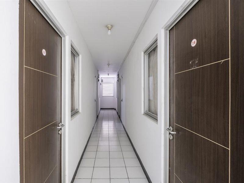 OYO 1568 Stasiun KA Cirebon Residence Exterior foto