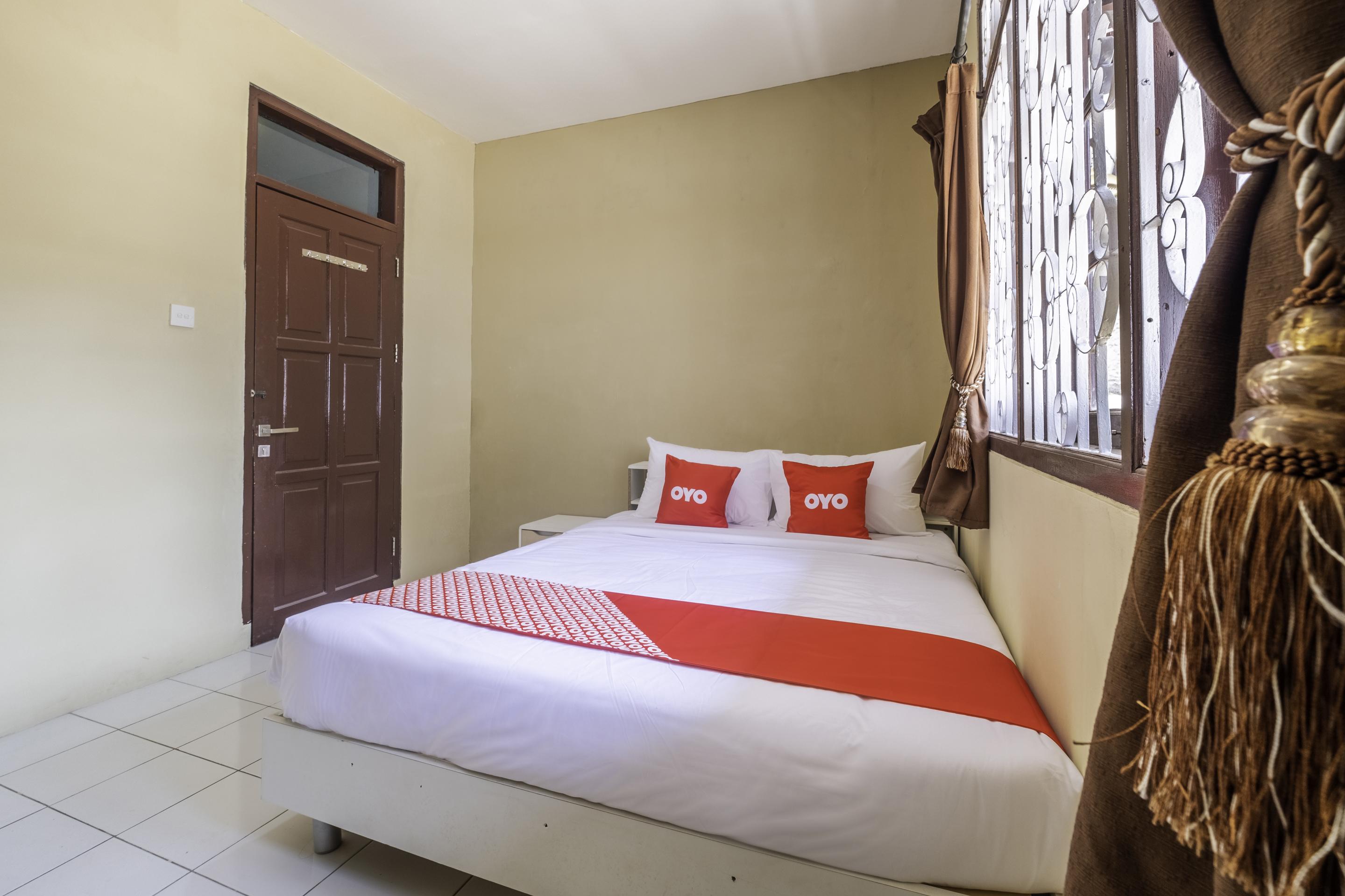 OYO 1568 Stasiun KA Cirebon Residence Exterior foto