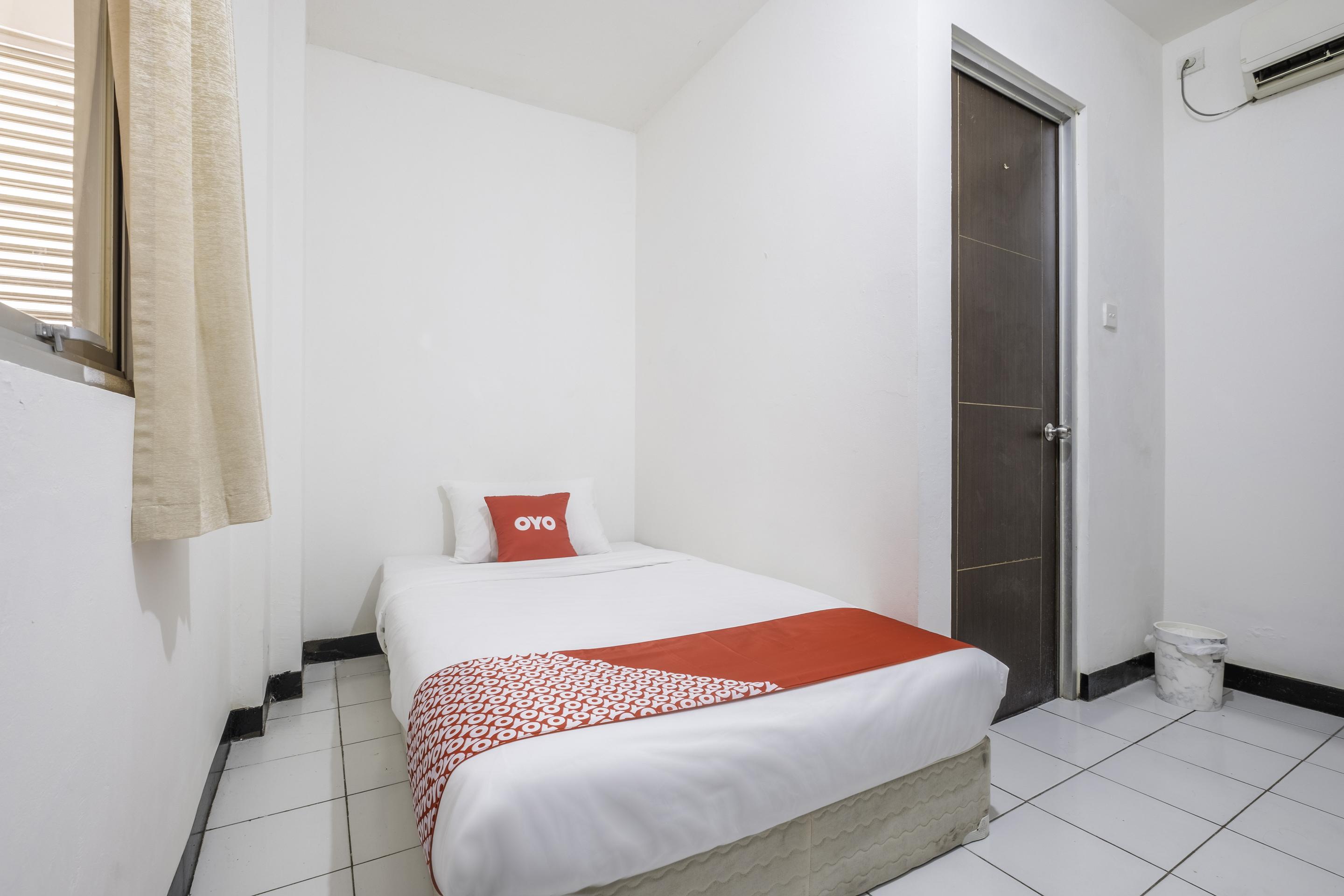OYO 1568 Stasiun KA Cirebon Residence Exterior foto