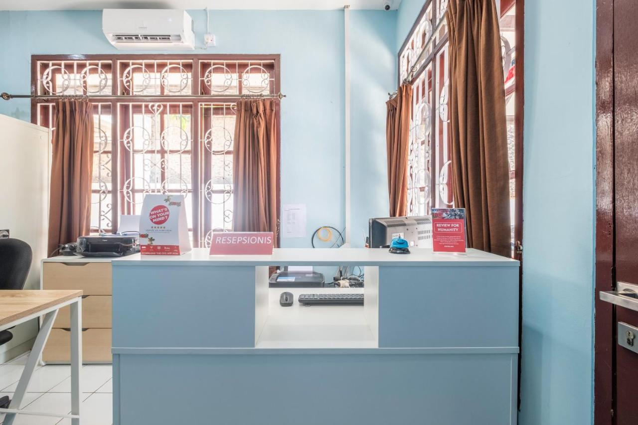 OYO 1568 Stasiun KA Cirebon Residence Exterior foto